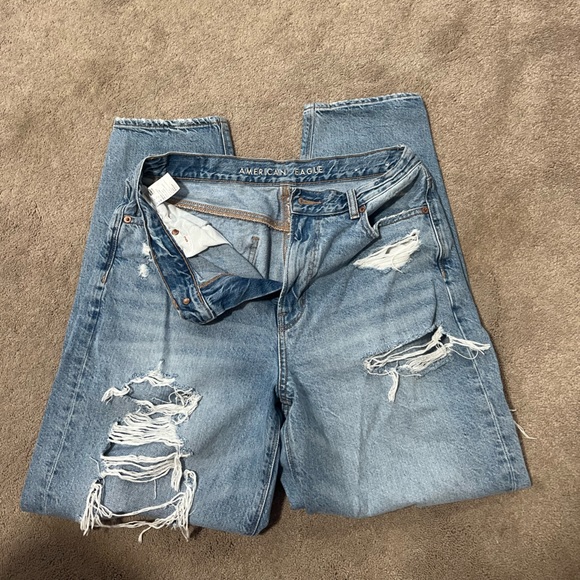 American Eagle distressed mom Jean - Picture 5 of 5